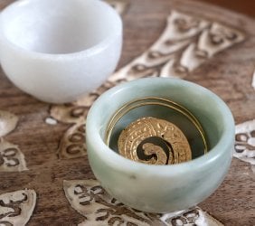 マーブルストーンのスモールカップ　小物入れ クオーツカップ シンプルカップ