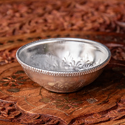 小さくてかわいい！花柄アルミの小物入れ 直径：6cm - サブ2