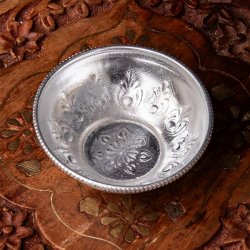 小さくてかわいい！花柄アルミの小物入れ 直径：6cm(ID-CFLSP-627)