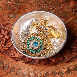 小さくてかわいい！花柄アルミの小物入れ 直径：6.5cm - サブ3