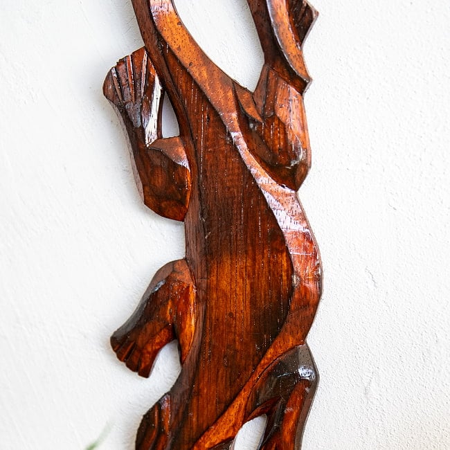 ゲッコーの壁飾り アジアンテイスト インテリア 5 - スラリとした胴体。