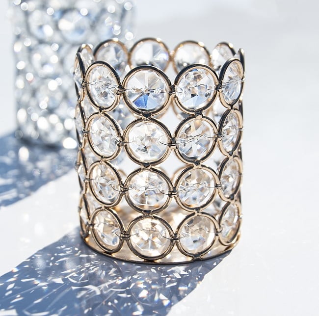 【3個セット】クリスタルガラスのアラビアンキャンドルホルダー - ゴールド【8cm×7cm】 8 - 光を受けてキラキラと輝きます。