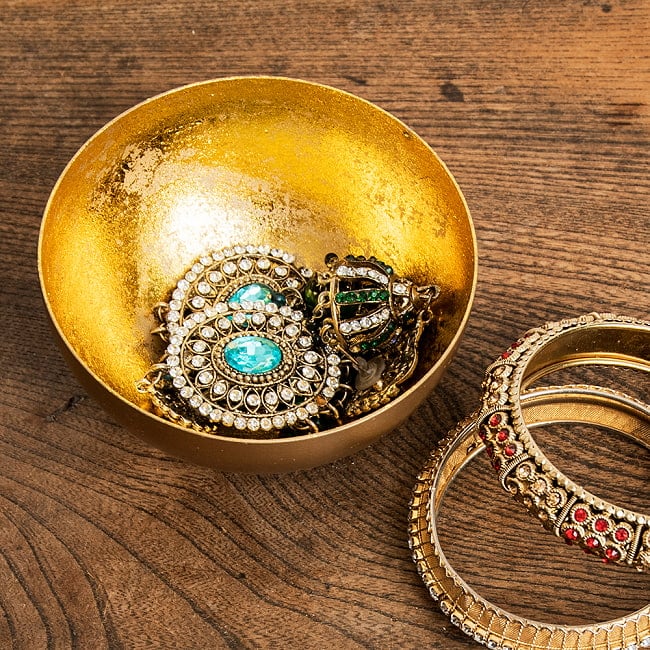 【24個セット】インテリアボウル 複雑な光沢が美しい 礼拝や小物入れなどに 直径：7.5cm程度 9 - 小物入れとしての使用例になります。