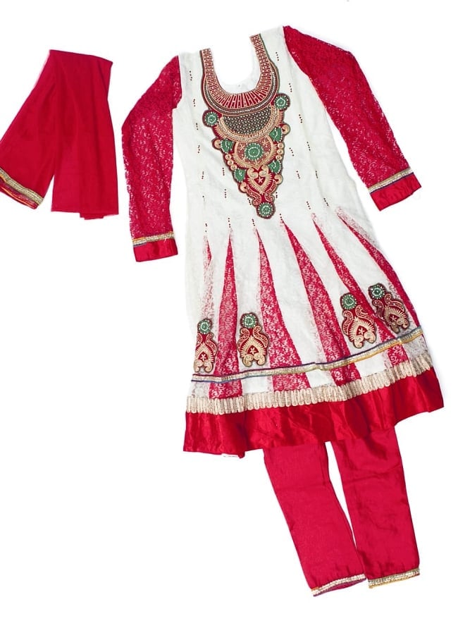 サフェードのパンジャビドレス 3点セット 白×赤の写真1枚目です。平置きしてみました。パーティードレス,ドレス,コスプレ,インドのドレス,パンジャビドレス,パンジャービードレス,サルワール・カミーズ,パンジャビスーツ