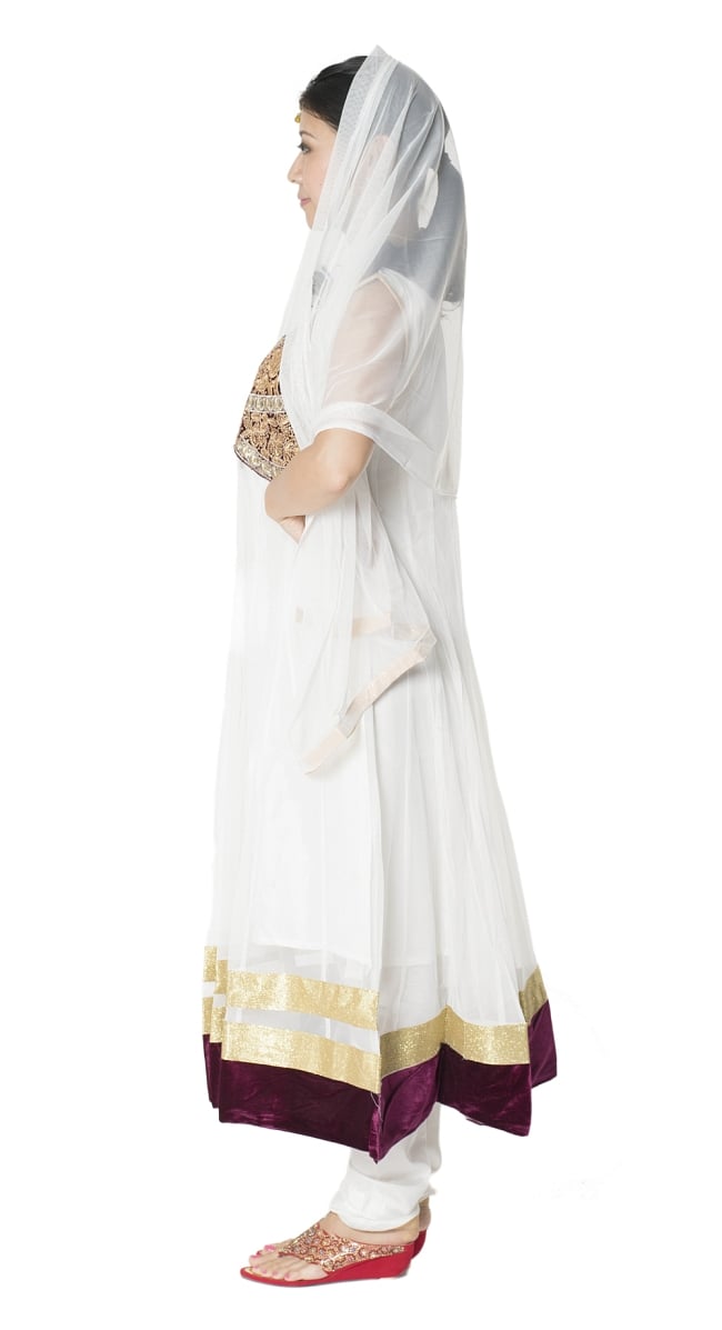 サフェードのパンジャビドレス 3点セット 白×ダークレッド 2 - 横から見ることこんな感じです。