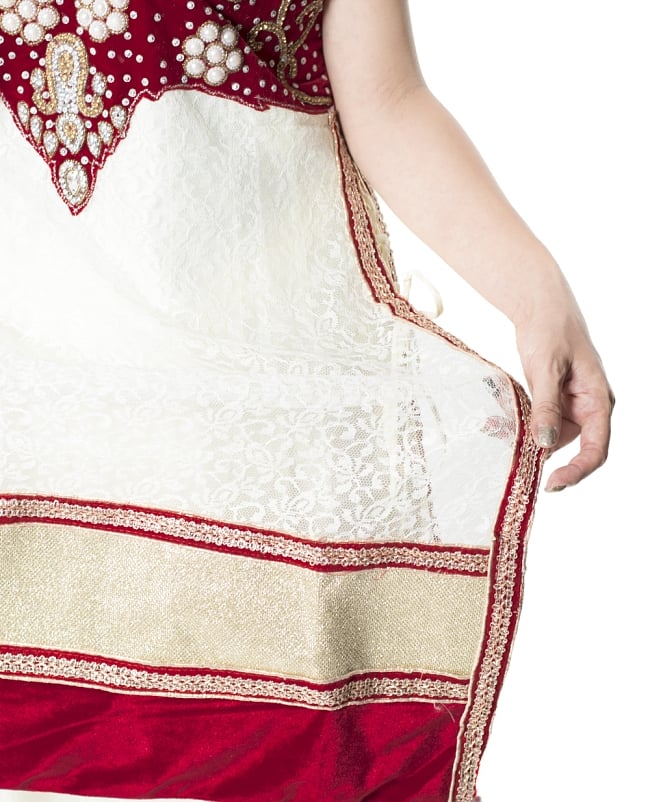 [インド品質/付属ズボン無し]サフェードのパンジャビドレス 3点セット 白×赤 8 - 透け感のあるレース生地がトップになっています。