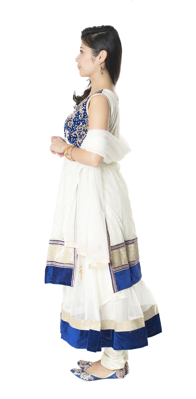 サフェードのパンジャビドレス 3点セット 白×青 2 - 横から見ることこんな感じです。