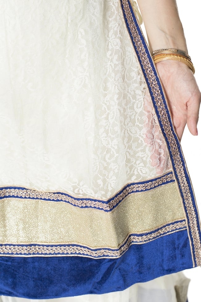 サフェードのパンジャビドレス 3点セット 白×青 8 - 透け感のあるレース生地がトップになっています。