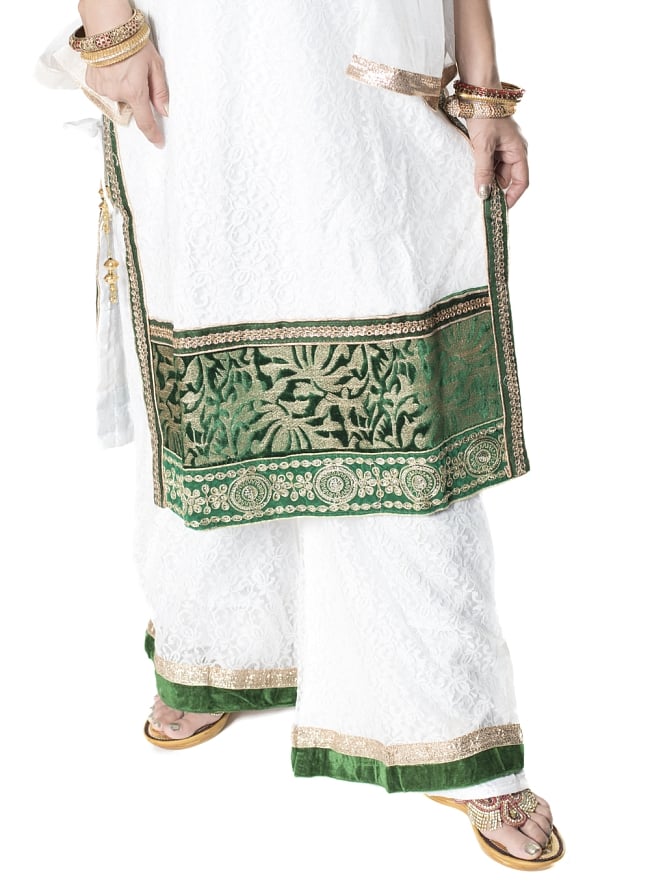 サフェードのパンジャビドレス 3点セット 白×緑 8 - 裾の様子です。