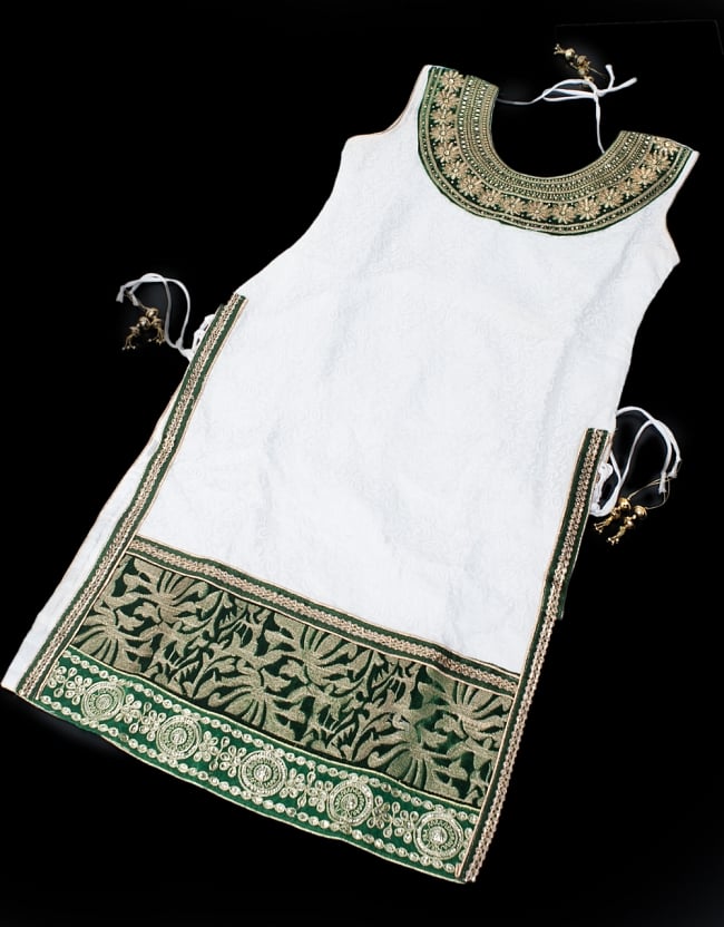 サフェードのパンジャビドレス 3点セット 白×青 9 - トップを平置きしてみるとこのような様子です。