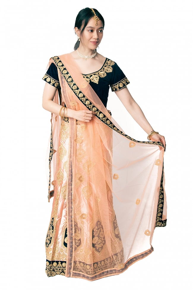 インドのレヘンガドレスセットの写真1枚目です。インドの美しい花嫁衣装、レヘンガドレスです。パーティードレス,コスプレ,ドレス,ウェディングドレス,レヘンガ,民族衣装