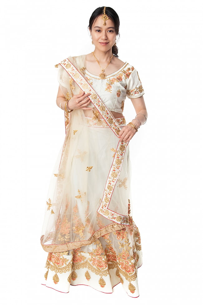 【1点物】インドのレヘンガドレスセット - ホワイトの写真1枚目です。インドの美しい花嫁衣装、レヘンガドレスです。パーティードレス,コスプレ,ドレス,ウェディングドレス,レヘンガ,民族衣装