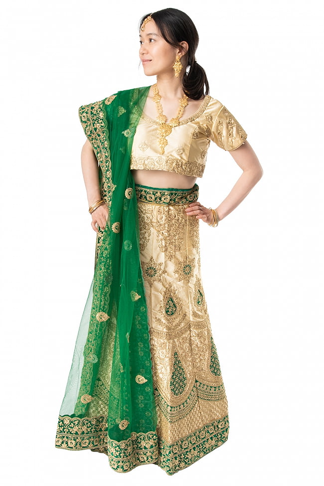 【1点物】インドのレヘンガドレスセット - ホワイト×グリーンの写真1枚目です。インドの美しい花嫁衣装、レヘンガドレスです。パーティードレス,コスプレ,ドレス,ウェディングドレス,レヘンガ,民族衣装