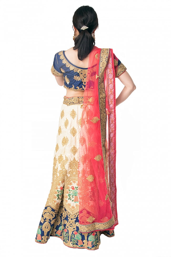 【1点物】インドのレヘンガドレスセット - ブルー×ホワイト 4 - 違う角度から見てみました。