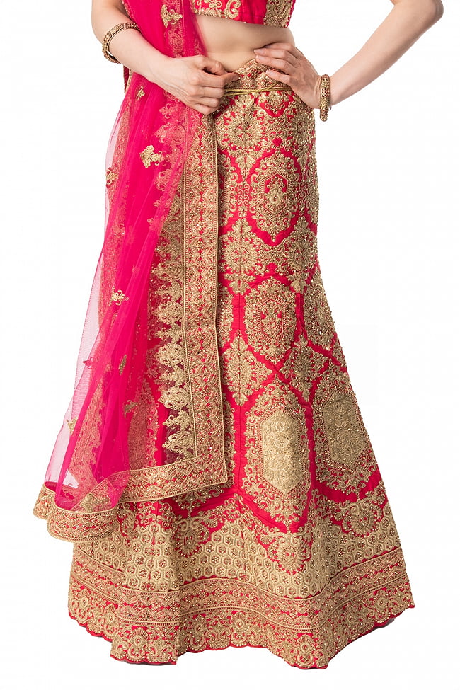 【1点物】インドのレヘンガドレスセット - レッド 9 - 美しい刺繍が足元を引き立てます。