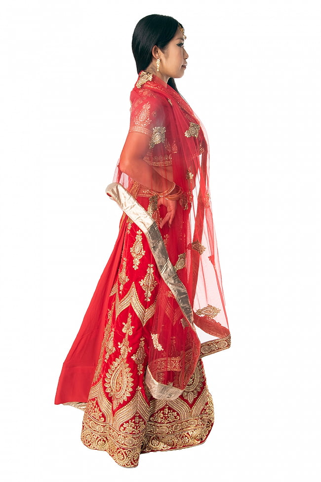 【1点物】インドのレヘンガドレスセット - レッド 5 - 違う角度から見てみました。