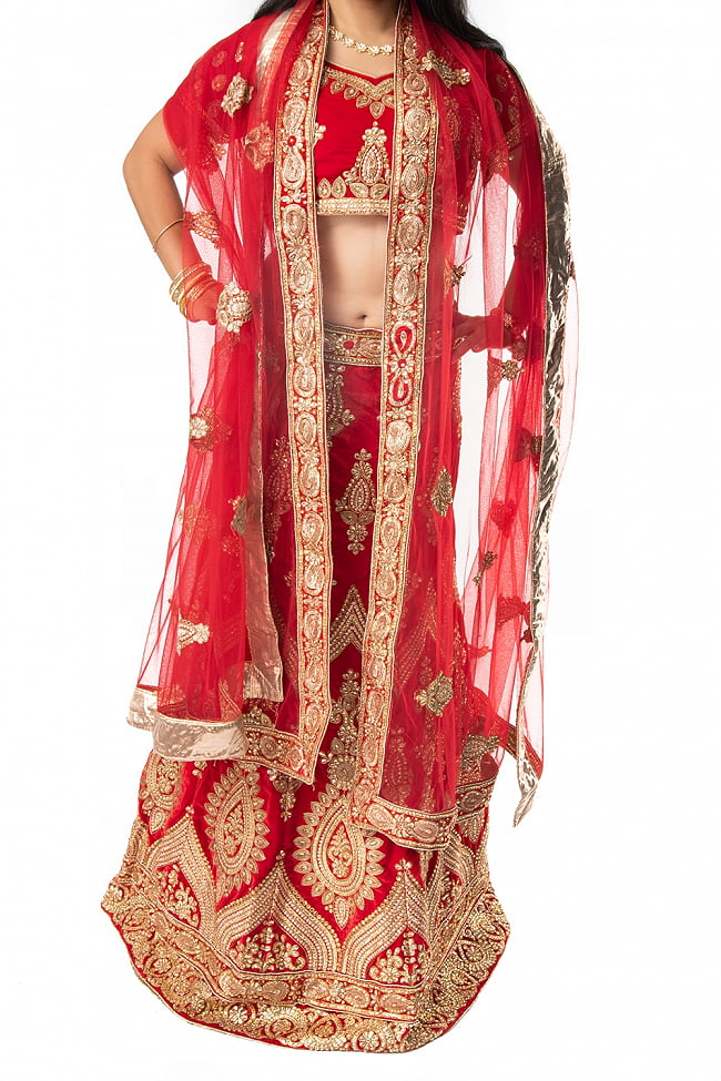 【1点物】インドのレヘンガドレスセット - レッド 8 - 腰回りを見てみました。スカートはフリーサイズとなっており紐でサイズ調整ができます。