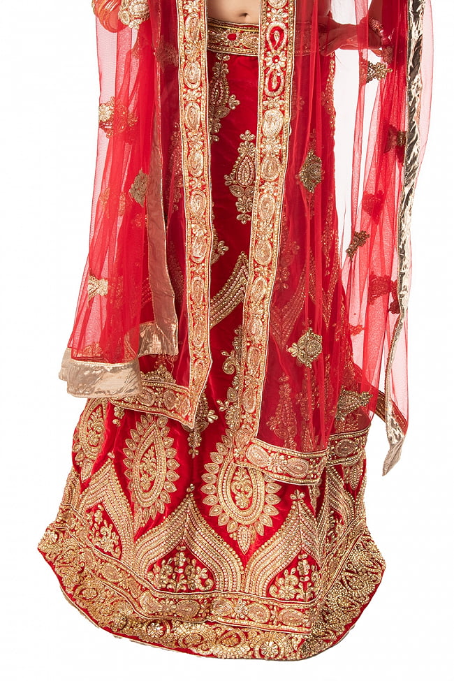 【1点物】インドのレヘンガドレスセット - レッド 9 - 美しい刺繍が足元を引き立てます。