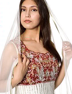 【※胸肩回りタイトです】【1点物】インドのゴージャスパンジャービードレス-白×赤 - サブ5