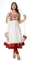 エスニック衣料のセール品:[お買い得セール]【※胸肩回りタイトです】【1点物】インドのゴージャスパンジャービードレス-白×赤