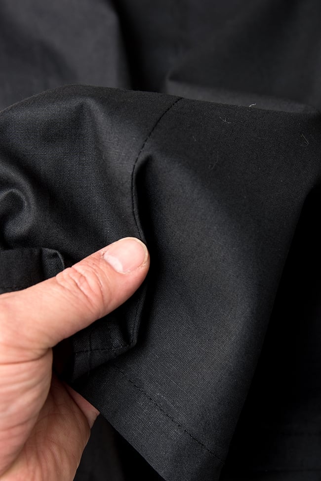 サリーの下に着るペチコート - ブラック 3 - 透け感のない生地なので安心ですね。
