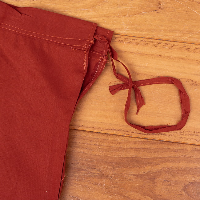 サリーの下に着るペチコート - テラコッタ 4 - ウエストは紐で絞るタイプになります。