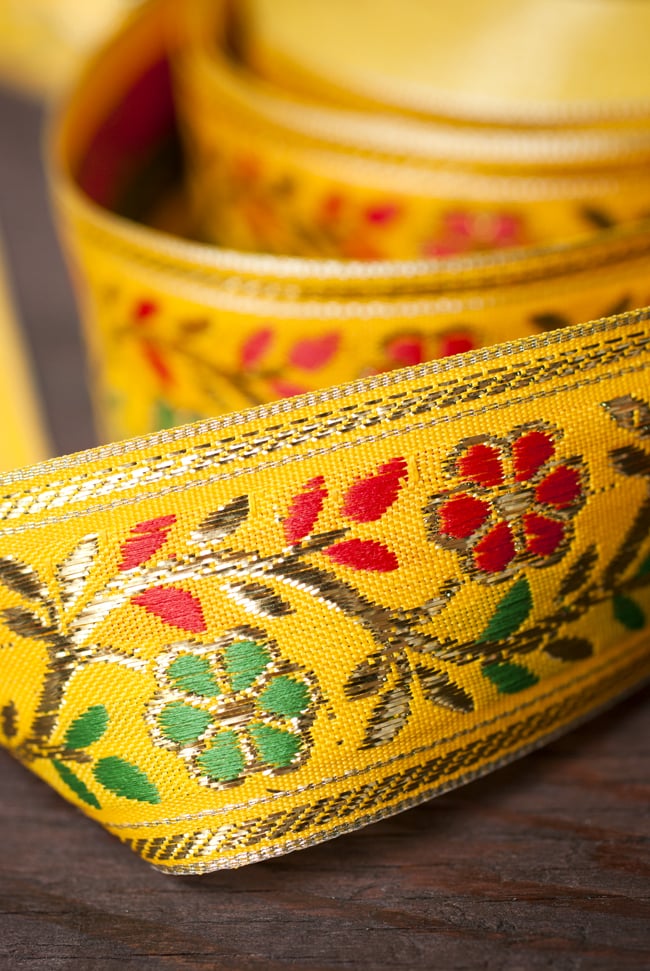 金糸入りチロリアンテープ-25mロール売り(太幅 約4cm× 25m) - 黄色 の写真