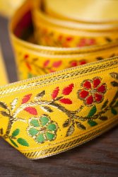 金糸入りチロリアンテープ-25mロール売り（太幅 約4cm× 25m) - 黄色 の商品写真