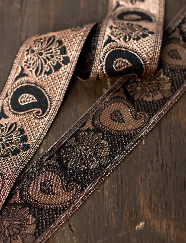 ペイズリー柄のチロリアンテープ(メーター売り・太幅 約5cm) 4 - 裏面もなかなか素敵です。