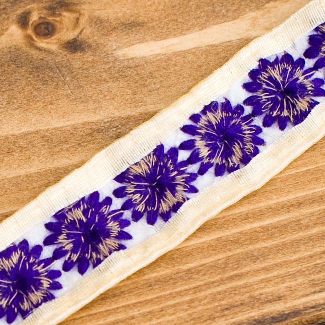 小花柄チロリアンテープ （メーター売り・幅 約2cm） -  オレンジ 4 - 裏面はこの様になっています。リバーシブルではありません。※色違い商品です