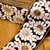 金糸刺繍花柄チロリアンテープ (メーター売り・太幅 約8cm) -  ブラックの商品写真