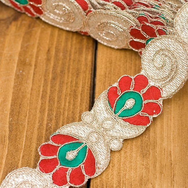 金糸刺繍チロリアンテープ (メーター売り・幅 約4cm) - レッド の写真