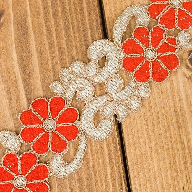 金糸刺繍チロリアンテープ (メーター売り・幅 約5cm) - レッド 3 - 柄に沿って布が切り取られていてとても可愛いです！！