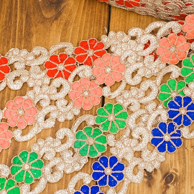 金糸刺繍チロリアンテープ (メーター売り・幅 約5cm) - グリーン 7 - 色々なカラーバリエーションを揃えてみるのも楽しいですね！