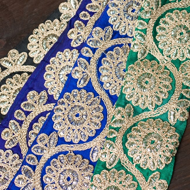 金糸花草柄チロリアンテープ (メーター売り・幅 約8cm) - 青 6 - 色々なカラーバリエーションを揃えてみるのも楽しいですね！