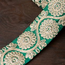 金糸花草柄チロリアンテープ (メーター売り・幅 約8cm) - 緑の商品写真