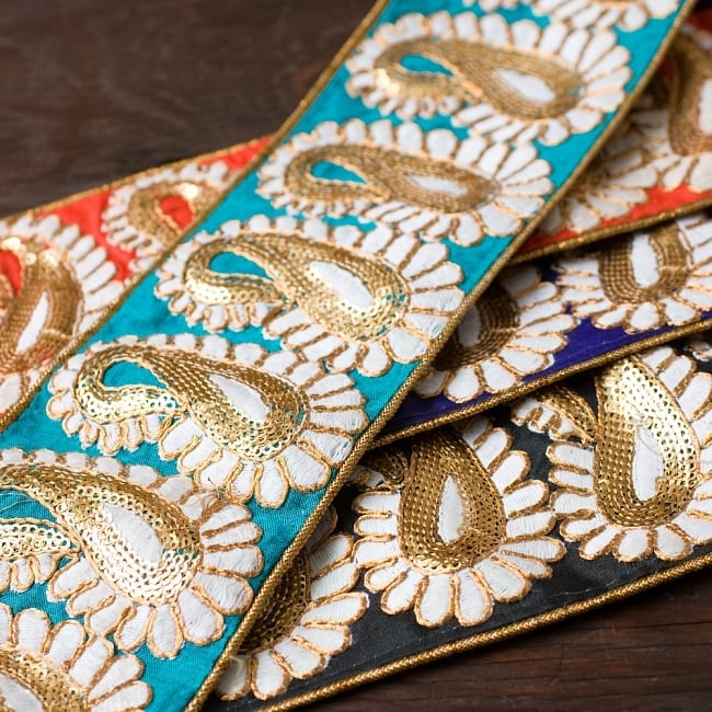 金糸ペイズリー柄チロリアンテープ(メーター売り・幅約8cm) - ターコイズグリーンの商品写真 6枚目 色々なカラーバリエーションを揃えてみるのも楽しいですね!