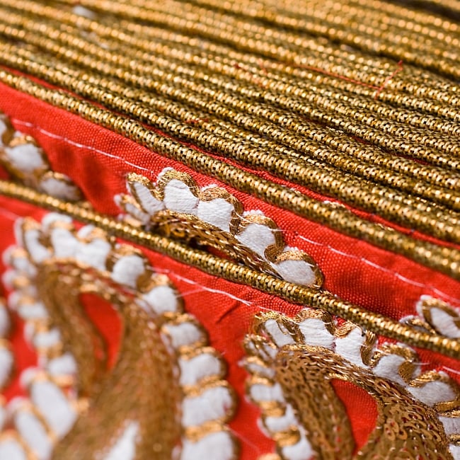 金糸ペイズリー柄チロリアンテープ（メーター売り・幅約8cm）- レッド 3 - 少し光沢感のある布に金糸が美しく映えます！縁もしっかりしています＾＾