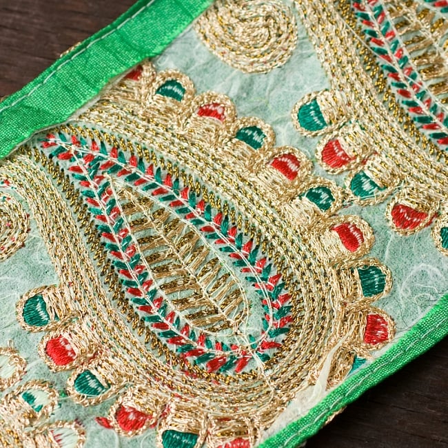 金糸ペイズリー柄チロリアンテープ（メーター売り・幅約10cm） - ブラウン 5 - 裏面はこの様になっています。リバーシブルではありません。※こちらは色違い商品です