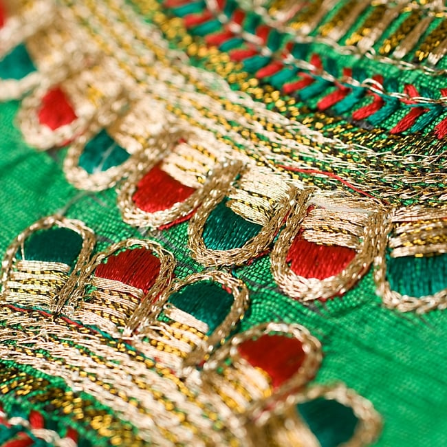 金糸ペイズリー柄チロリアンテープ（メーター売り・幅約10cm） - グリーン 3 - 光沢感のある布に金糸が美しく映えます！
