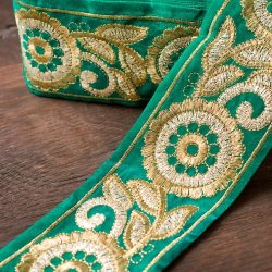 金糸花草柄チロリアンテープ (メーター売り・幅 約9cm) - ベルベット・グリーンの商品写真
