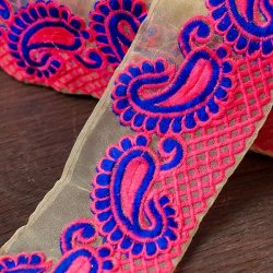 透け素材ペイズリー柄チロリアンテープ（メーター売り・幅約8cm） - ピンクの商品写真