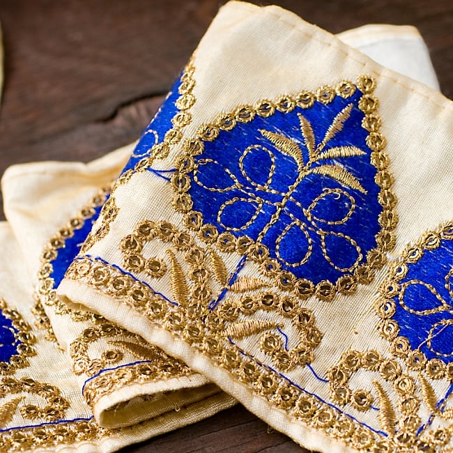 ハートツリーチロリアンテープ (メーター売り・幅 約9cm) - 青 3 - 光沢感のある布に金糸が美しく映えます！