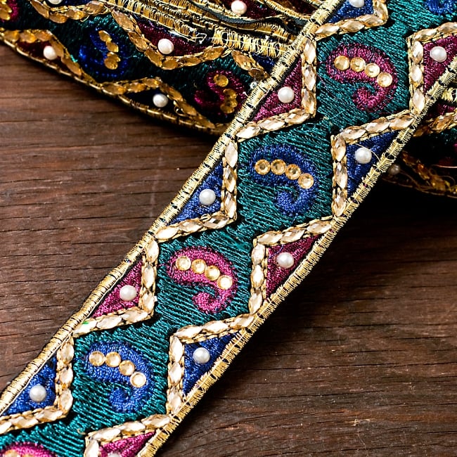 ペイズリービーズチロリアンテープ（メーター売り・幅約5cm） - ゴールドの写真チロリアンテープ、手芸、ボーダー、メーター売,チロルテープ