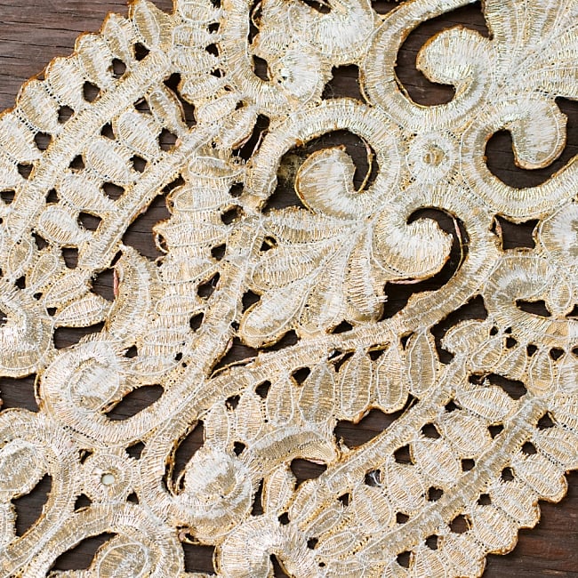 インドの婚礼用チロリアンテープ ゴールド - 50cm切売り【幅 約17cm】 8 - 裏面はこの様になっています。リバーシブルではありません。※こちらは色違い商品です