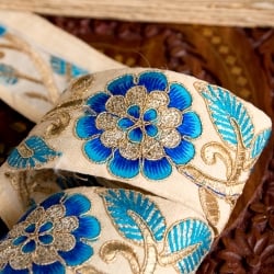 〔各色あり〕〔メーター売り〕チロリアンテープ　メーター売 - 金糸が美しい　更紗模様のゴータ刺繍〔幅:約5.5cm〕 - サブ3