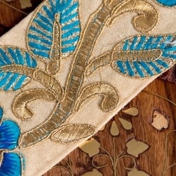 〔各色あり〕〔メーター売り〕チロリアンテープ　メーター売 - 金糸が美しい　更紗模様のゴータ刺繍〔幅:約5.5cm〕 - サブ4