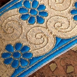 〔各色あり〕〔メーター売り〕チロリアンテープ　メーター売 - 美しい光沢感　更紗模様ブロケード〔幅:約7cm〕 - サブ4