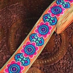 チロリアンテープ　メーター売 - 色鮮やか　花柄のカッチ刺繍〔幅:約6.5cm〕の商品写真