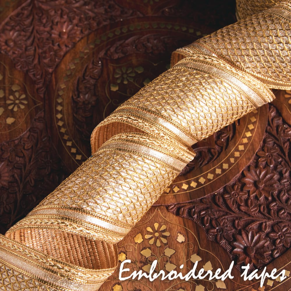 チロリアンテープ　メーター売 - 金糸が美しい　金色のゴータ刺繍〔幅:約8.5cm〕1枚目の説明写真です